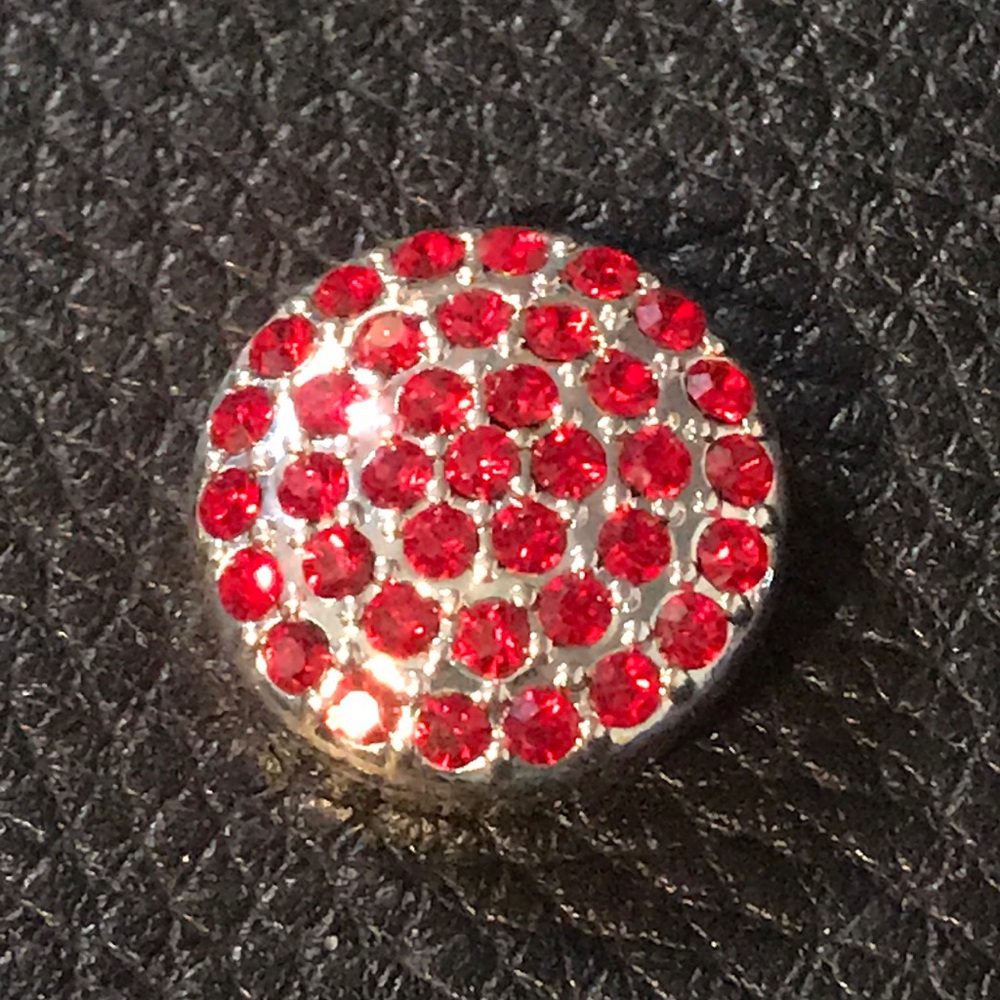 Retired Red Pave Snap